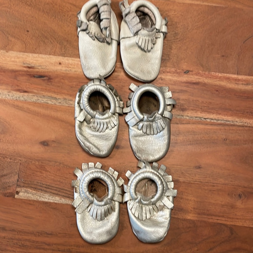 Lot of 3 Freshly Picked moccasins- sizes 2, 3, 4